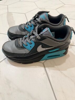 Nike kids Air Max 90s 2.5Y